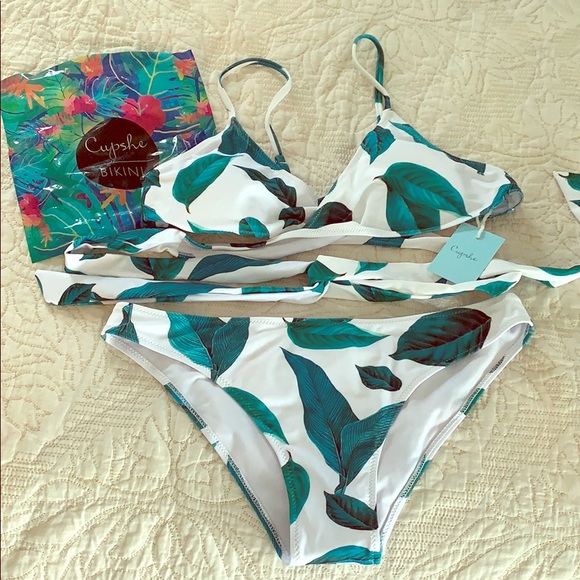 Cupshe Other - Cupshe Court and Spark Fresh Leaves Bikini Set
